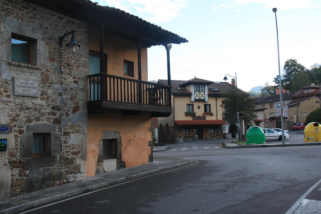 Penzion La Casona De Entralgo Pola de Laviana Exteriér fotografie