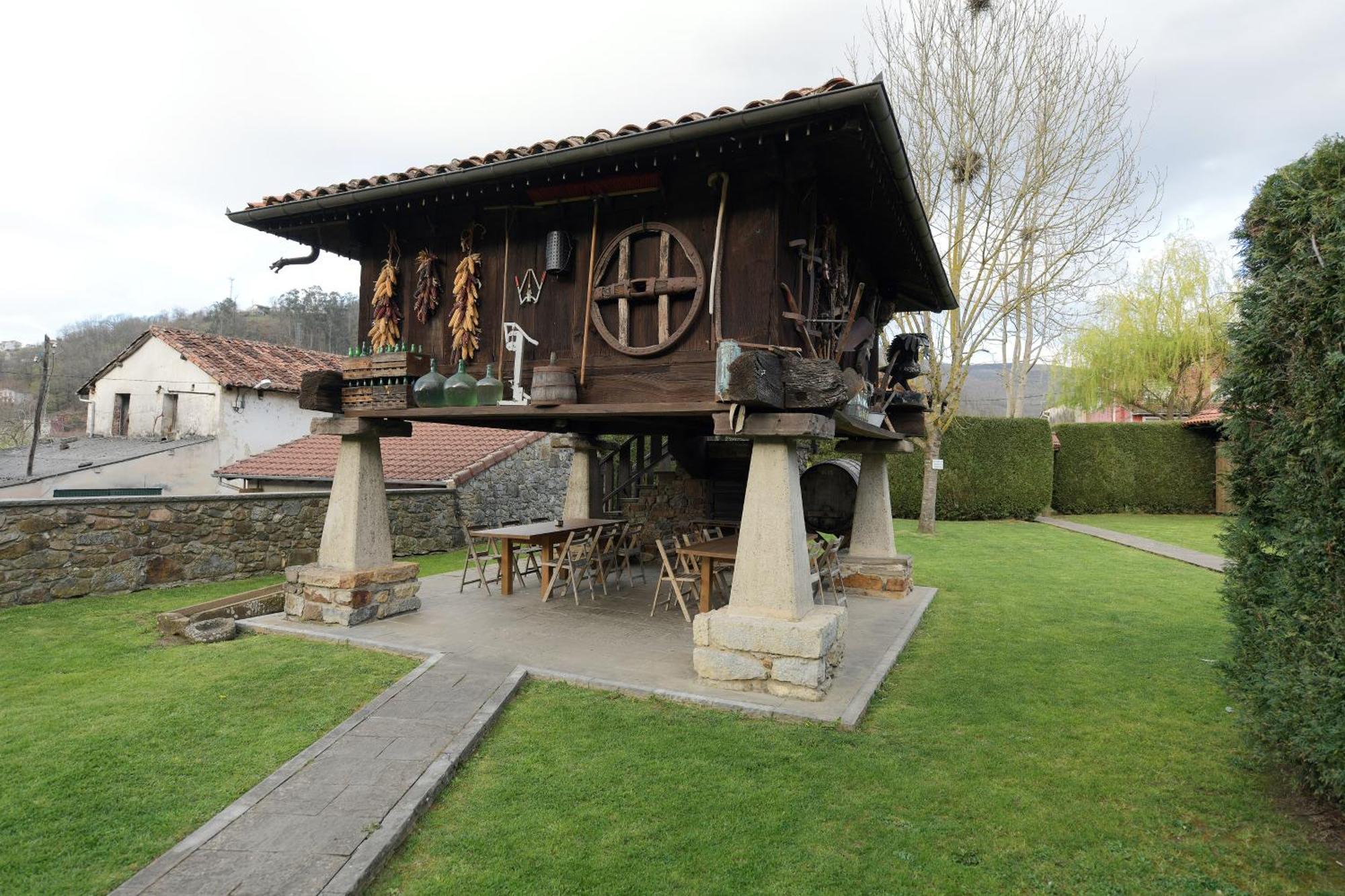 Penzion La Casona De Entralgo Pola de Laviana Exteriér fotografie