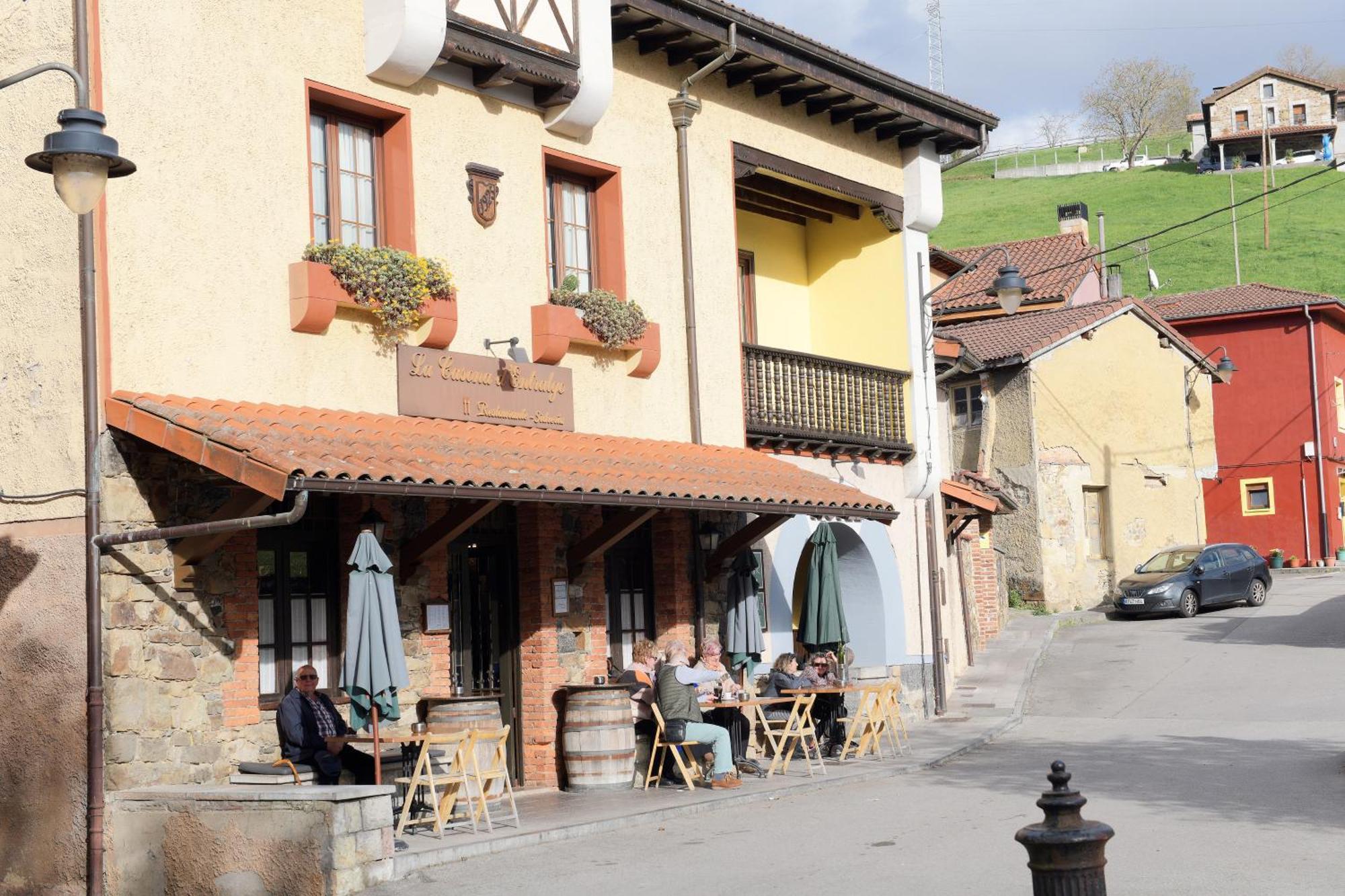 Penzion La Casona De Entralgo Pola de Laviana Exteriér fotografie