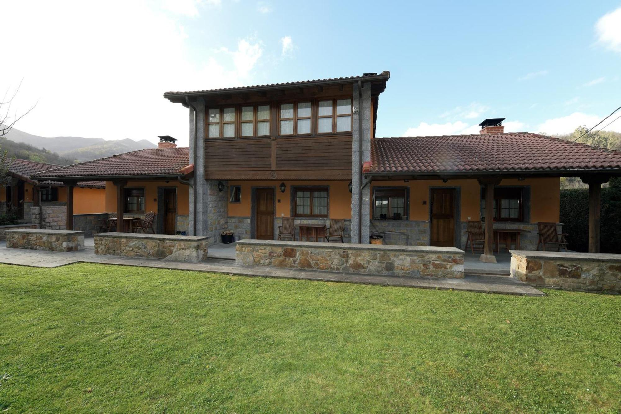 Penzion La Casona De Entralgo Pola de Laviana Exteriér fotografie