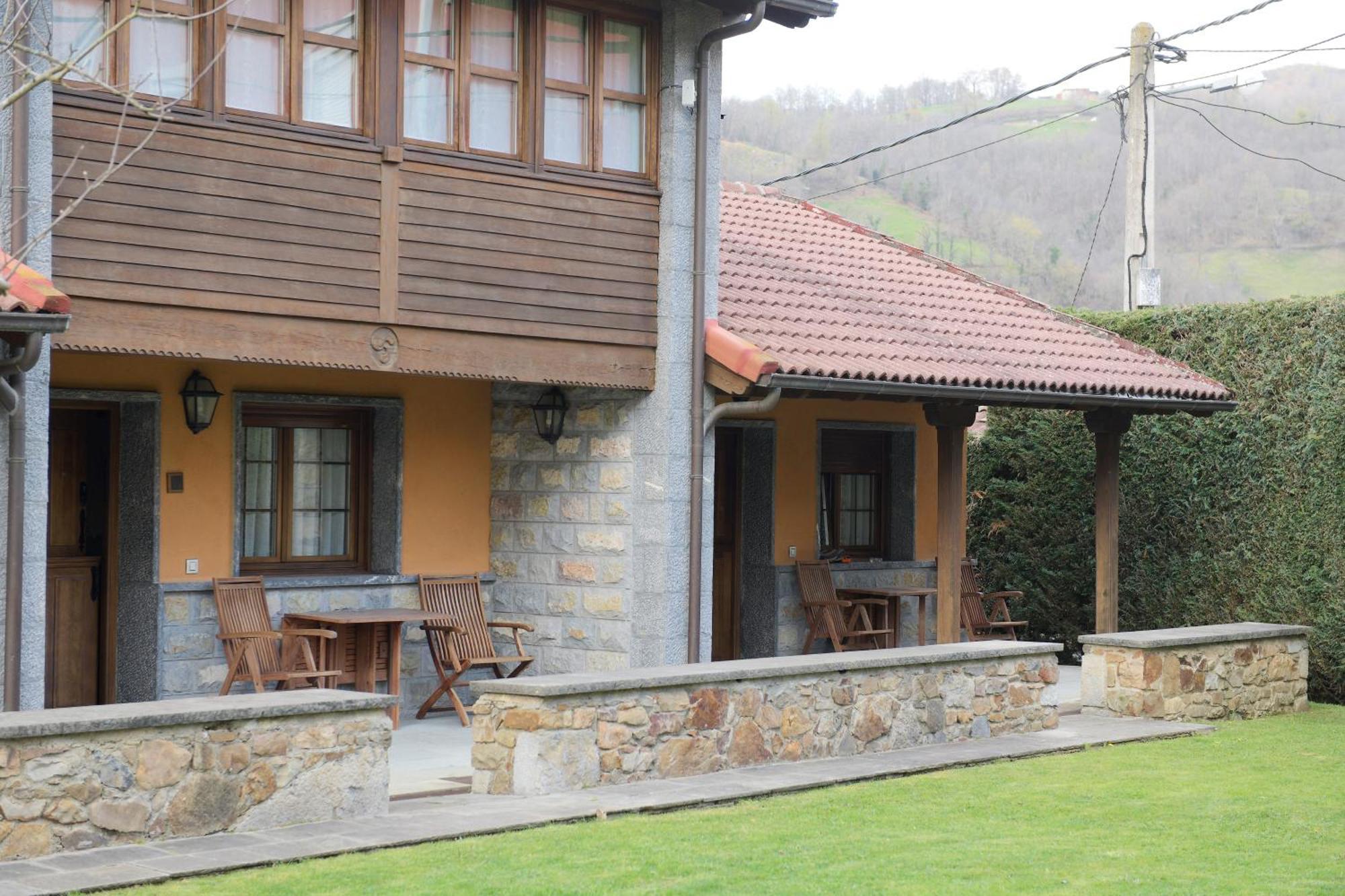 Penzion La Casona De Entralgo Pola de Laviana Exteriér fotografie