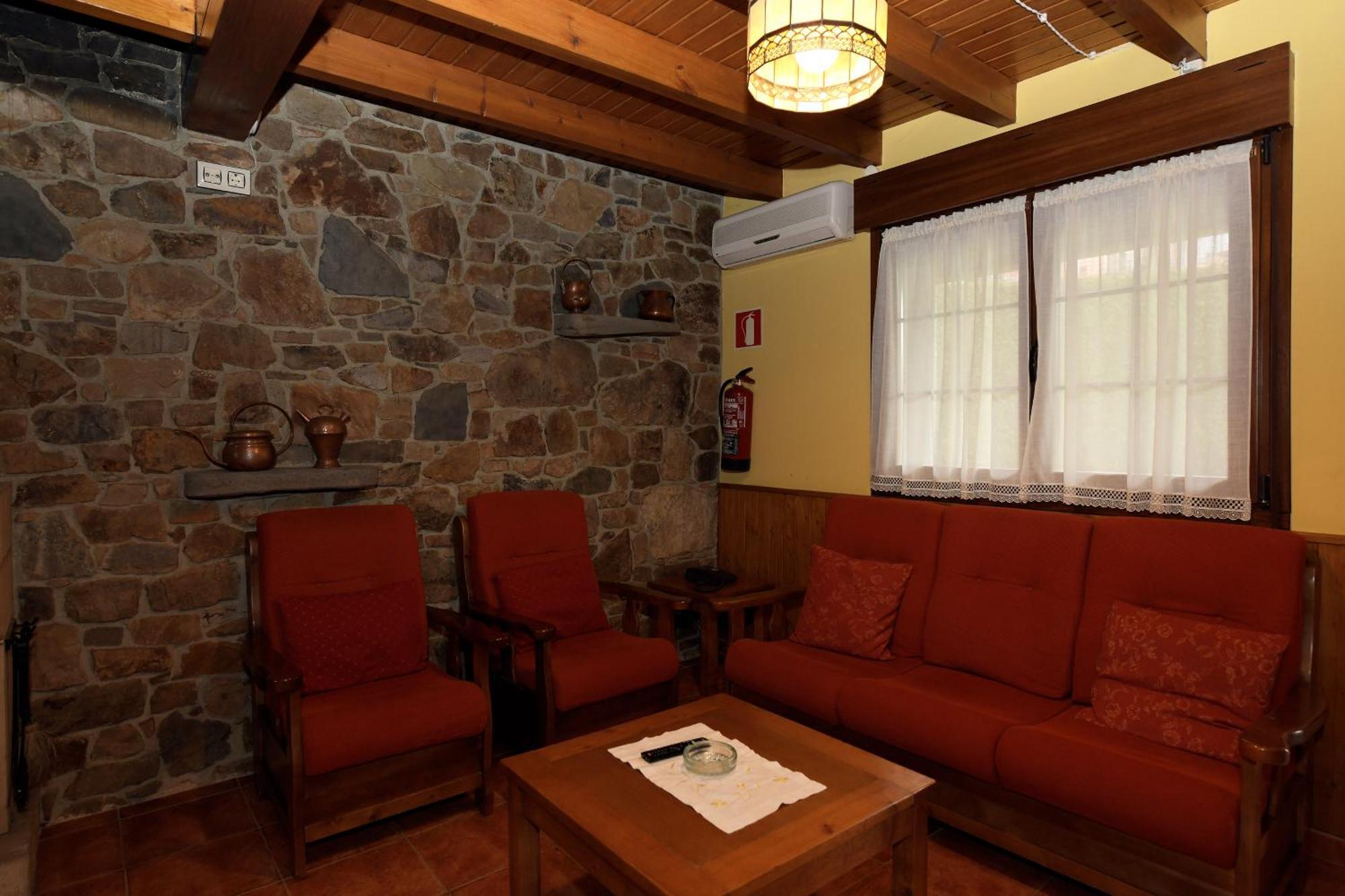 Penzion La Casona De Entralgo Pola de Laviana Exteriér fotografie
