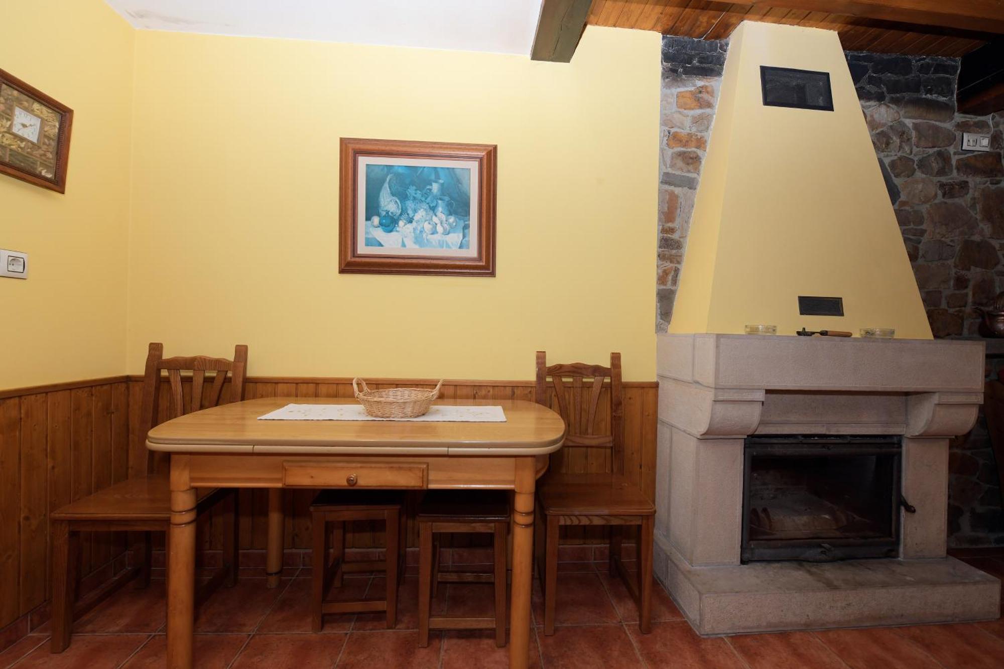 Penzion La Casona De Entralgo Pola de Laviana Exteriér fotografie