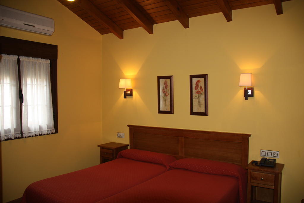Penzion La Casona De Entralgo Pola de Laviana Pokoj fotografie