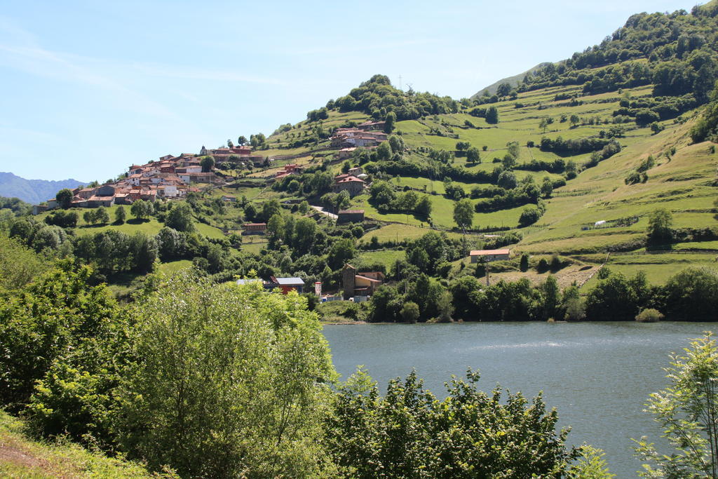 Penzion La Casona De Entralgo Pola de Laviana Exteriér fotografie