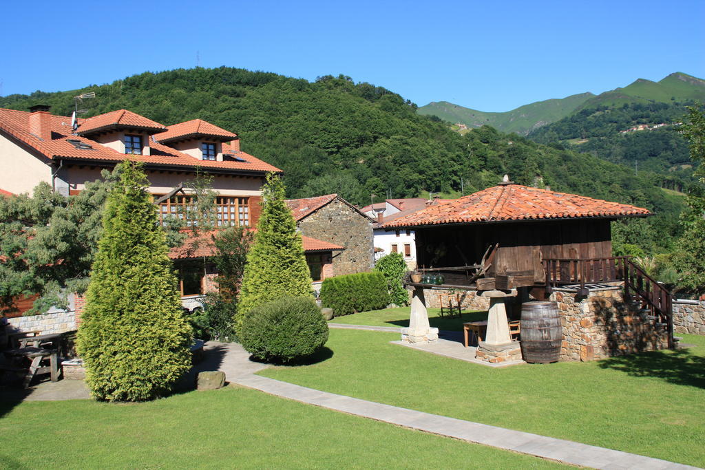 Penzion La Casona De Entralgo Pola de Laviana Exteriér fotografie