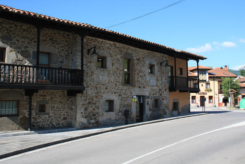 Penzion La Casona De Entralgo Pola de Laviana Exteriér fotografie