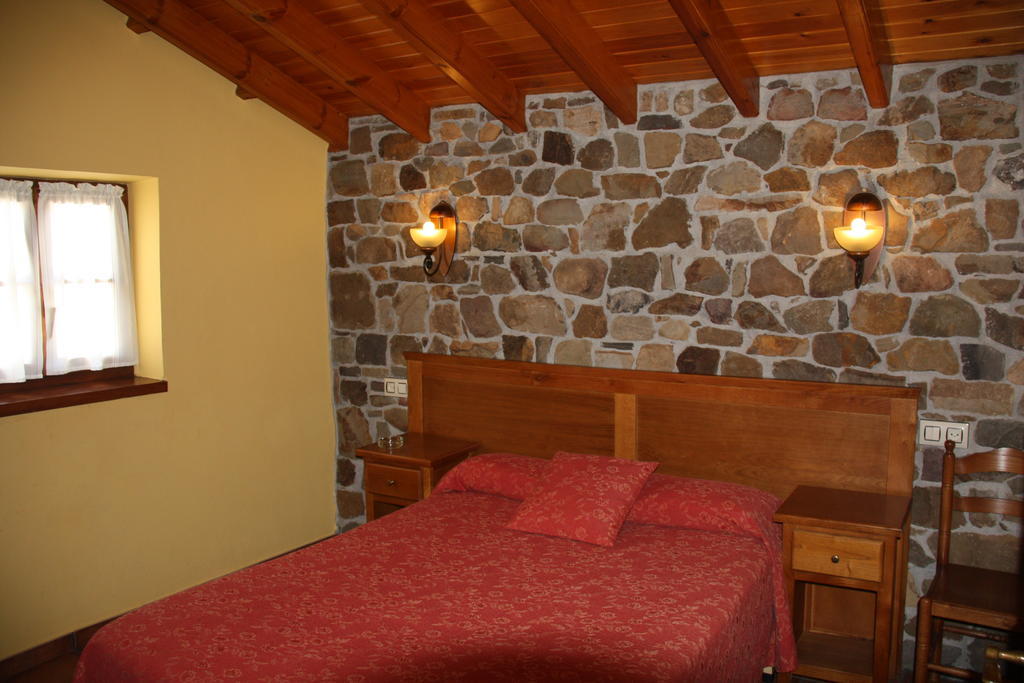 Penzion La Casona De Entralgo Pola de Laviana Pokoj fotografie